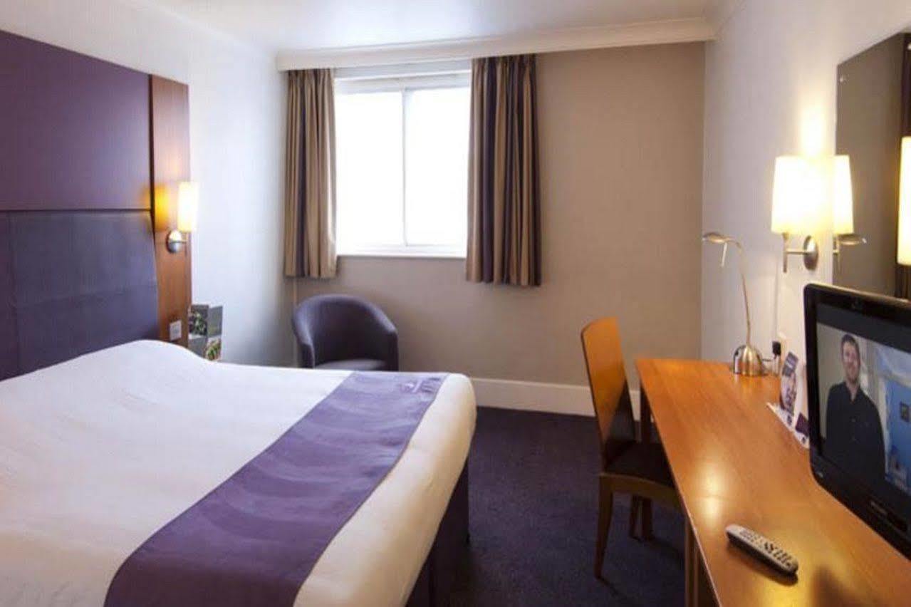 Premier Inn Birmingham South - Hall Green Exterior foto